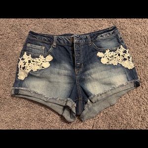 Blue jeans shorts with lace detail!